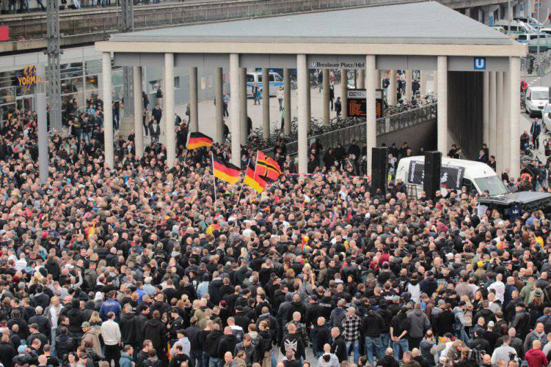 Движение PEGIDA &mdash; кошмар для немецкого правительства tqiexiqhiquqkmp
